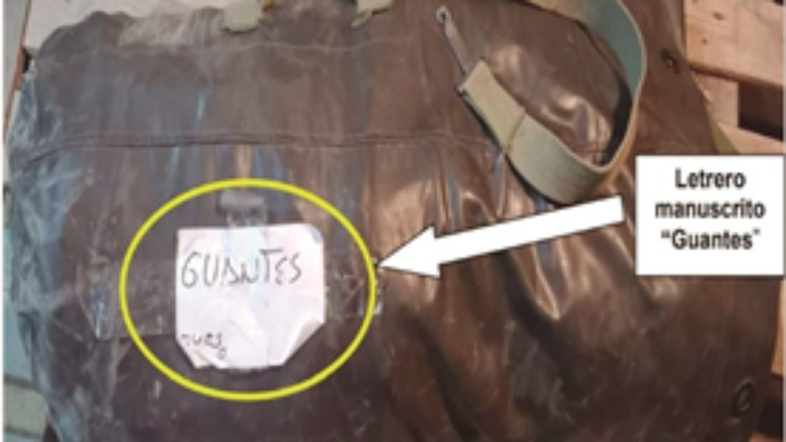 The suitcase with the “gloves” sign that was used in the event. Photo: Ministry of Government